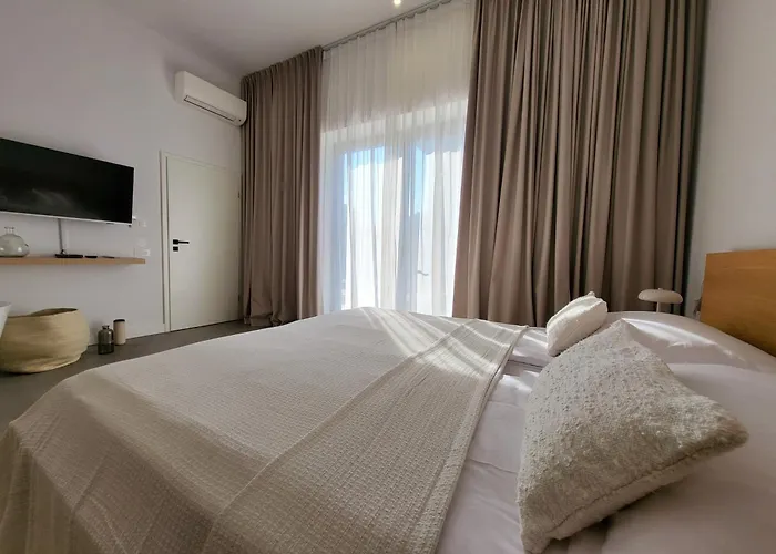 Firefly Luxury Apartment With Private Whirlpool