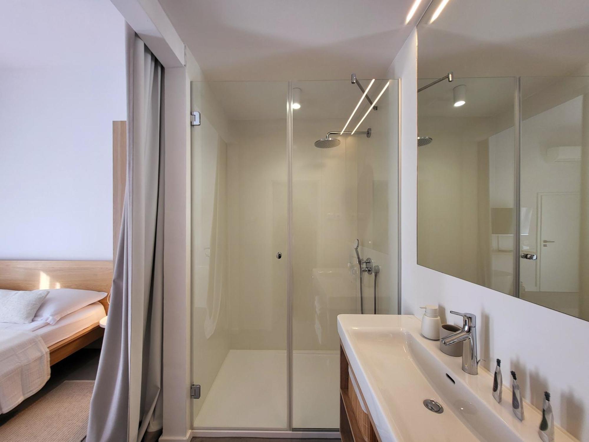 Firefly Luxury With Private Whirlpool *